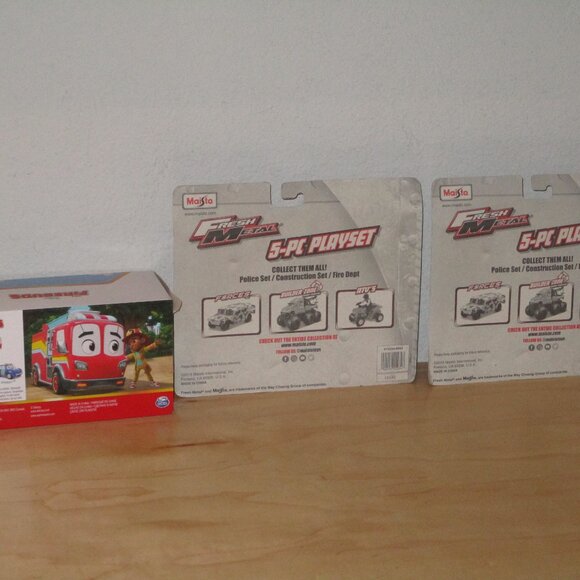 Wholesale Lot of 3 Maisto Fresh Metal Fire Engine Helicopter Ambulance Firebuds - Picture 3 of 4